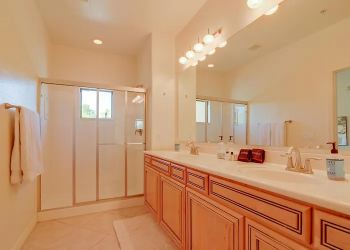 ~ 1 Mi To Desert Ridge Marketplace: Condo! Ferienhaus *
